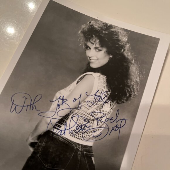Catherine Bach Black And White 5x7 Picture (From Fan Club) - Picture 4 of 4
